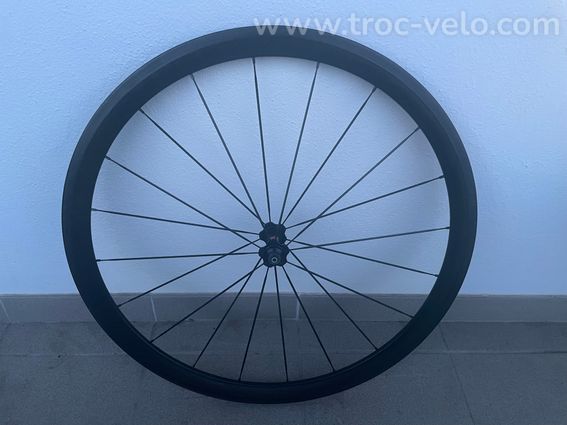 Roue avant carbone CSC 38mm - Patins - Tubeless Ready - Moyeu Novatec - 2