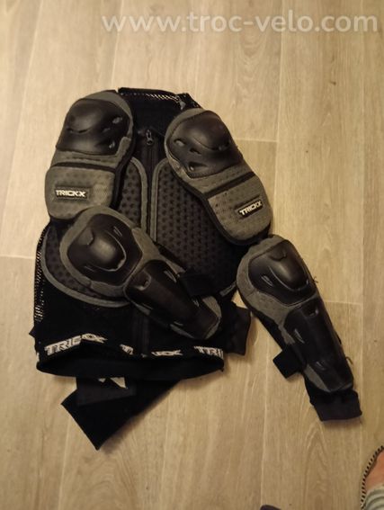 PLASTRON VTT DE DESCENTE