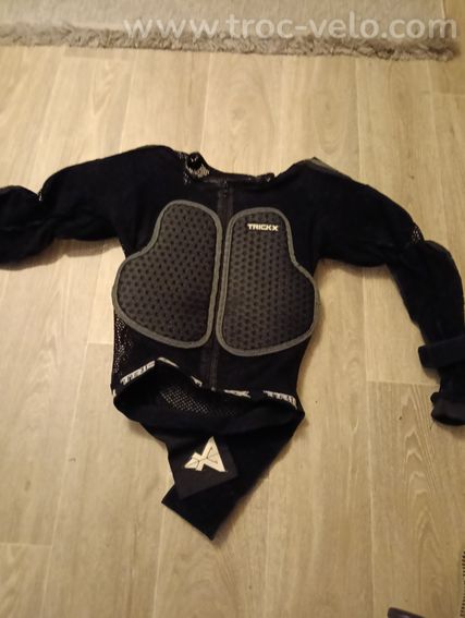 PLASTRON VTT DE DESCENTE - 2