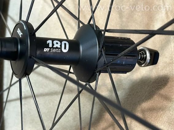 Roues DT SWISS ARC 1100 DICUT 48 à Patins - 3
