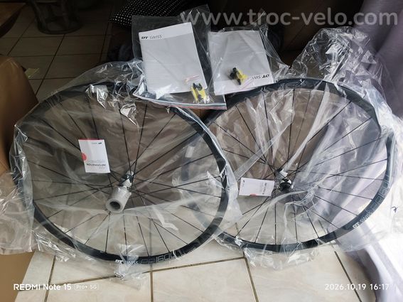 Paire de roues DT Swiss disque PR1600 spline 23