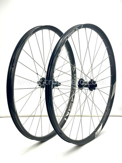 Roues Newmen artisanales