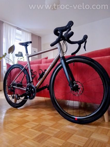 Vélo de route titane - Leon Genus (2024) en taille 56 (L) - 2