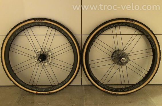 Campagnolo Bora One DB Boyaux — Cassette + Disques + Challenge Limus S3 team édition neufs + Housses - 2