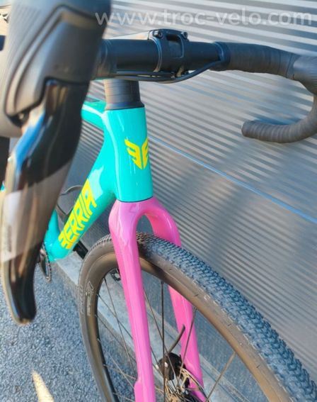 🚴 Berria Allroad 2025 – Taille M – SRAM Apex – <300 km – Édition limitée Prix : 2 100 € - 2