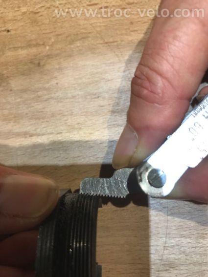 je recherche un axe de pedalier avec ses cuvettes pour un triporteur juery - 12