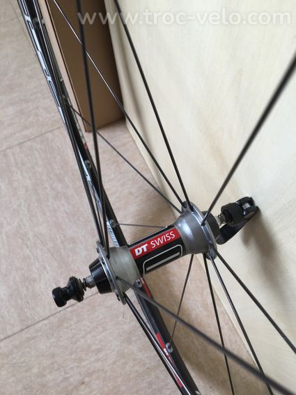 Roue AV DT Swiss 1650 Alu (Tubeless) prête à rouler - 3
