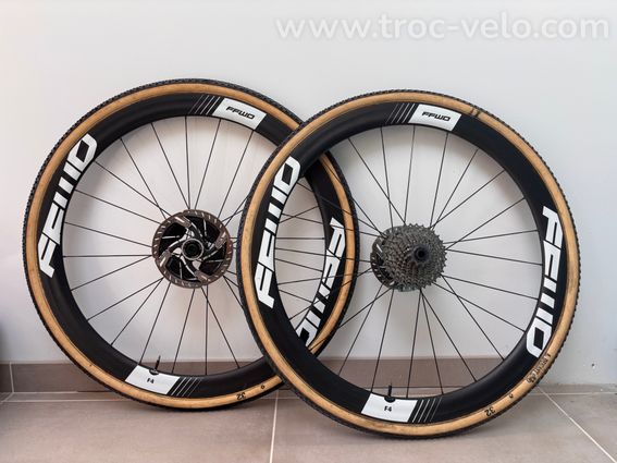 Roues FFWD F4 disques - boyaux