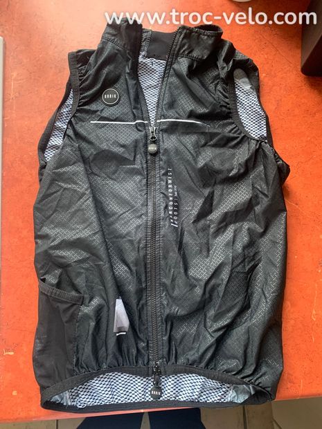 Vends gilet sans manche femme Gobik noir XS - 1