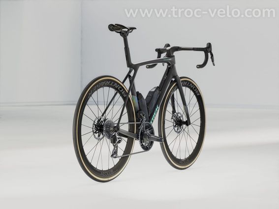 Velo De Route Trek Madone Slr 9 Sram Red Axs 12v 700 Mm Noir Gen  8   Velo D Exposition - 2
