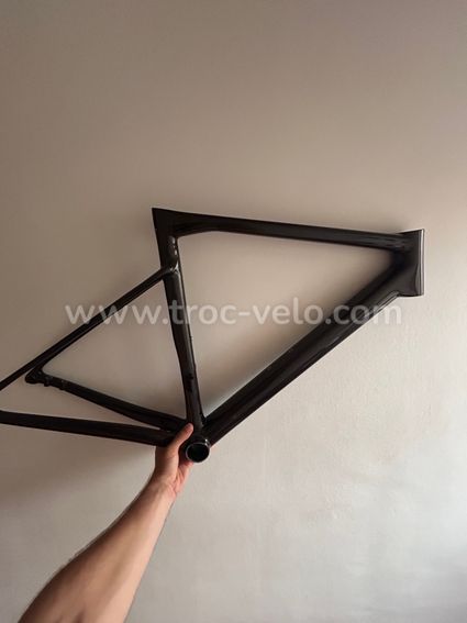 Kit cadre vélo route carbone brut PERSONNALISABLE SIZE 53