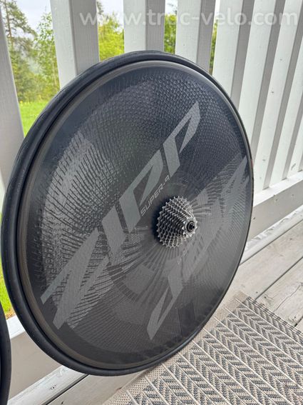 Paire de roues complète Zipp Super9 + freins sur jante 808 NSW. - 2