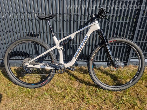 VTT tout suspendu adris le flexible