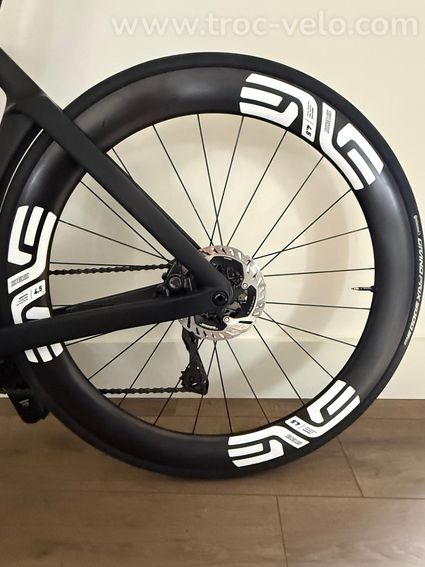 Vélo route Colnago Y1Rs Disc Shimano Dura-Ace Di2 12v Enve WS SES 4.5 DARK - 12