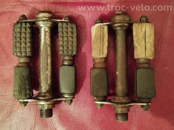 Pédales vélo ancien 4 caoutchouc en Bé - 2