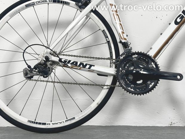 Vélo de rote Giant Defy Advanced 2 Shimano 105 Taille M/L / Roues DT Swiss R1800 Prix de vente - 2