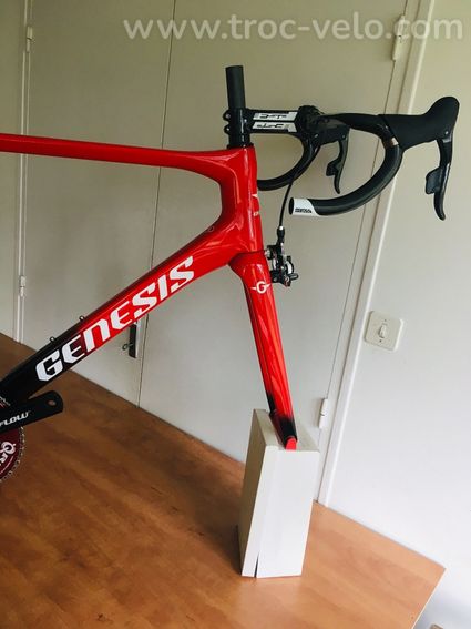 GENESIS ZERO idem équipe Conti. - 11