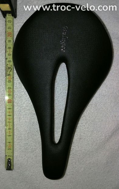 SELLE carbone ultralégère 109 gr pour CLM ou triathlon - 1