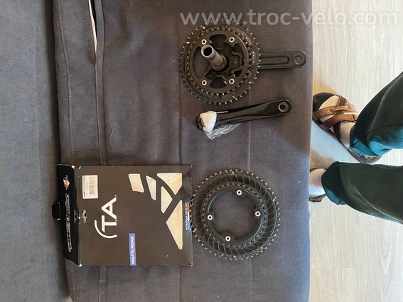 Pédalier Shimano avec deuxième jeu de plateau
