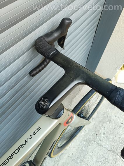 Adris Le Performance XL Ultegra Di2 ZIPP 303S 2024 - 8