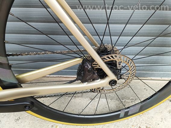 Adris Le Performance XL Ultegra Di2 ZIPP 303S 2024 - 13