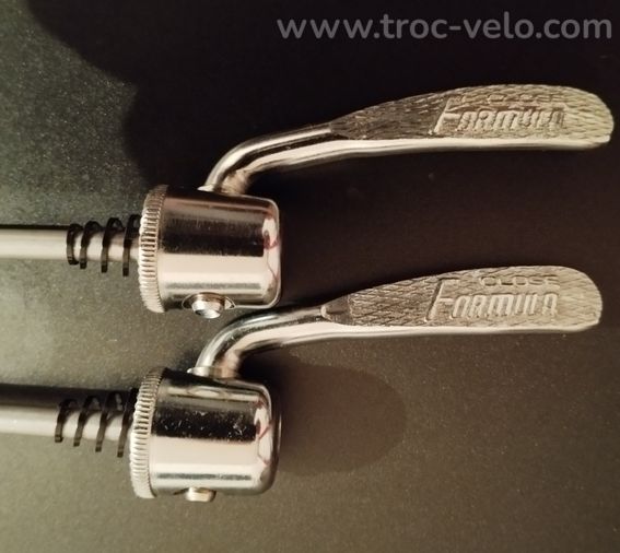 Serrages de roue Formula 130/160mm vintage comme neuf