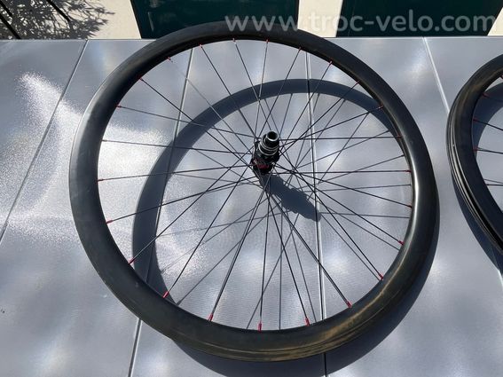 Paires de roues DTSwiss carbone tubeless 38mm moyeux 240s XDR Disque - 3