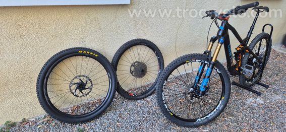 VTT Enduro Canyon Strive CF 9.0 Carbone - Taille M - 27.5" - 3