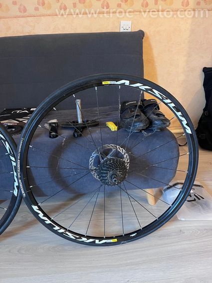 Roue mavic pour route et cyclo-cross à disque avec attache rapide - 3