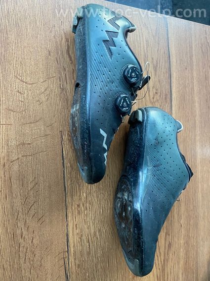 Chaussures Northwave Revolution Noire taille 44 - 2
