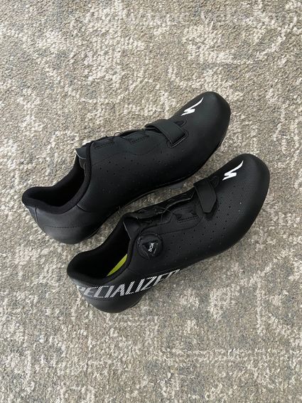 LOT Chaussures Specialized route 43 + pédales Look