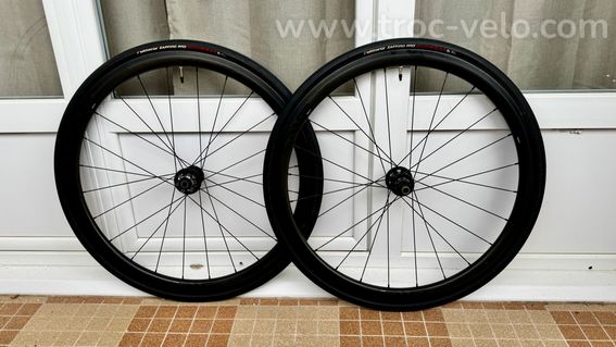 Paire de roues carbone 700c disque