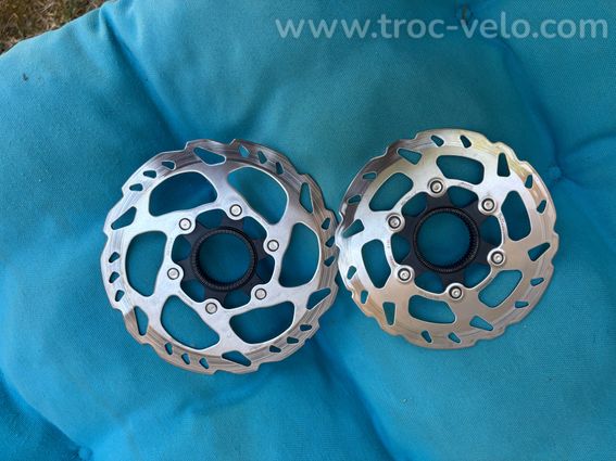 Disques centerlok Shimano RT70 160 et 140