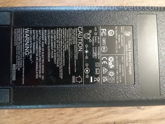 Chargeur batterie VAE marque BH - 7