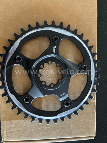 plateau et étoile SRAM 8 visses en 40 dents