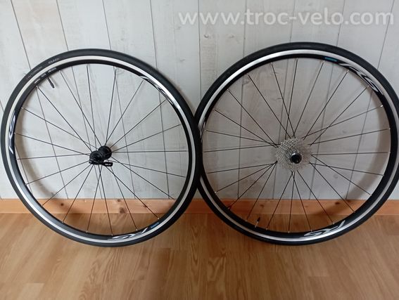 Paire de roues Shimano RS