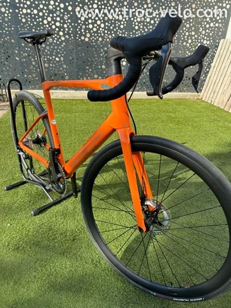 ROADMACHINE ONE BMC 56 ORANGE - 1