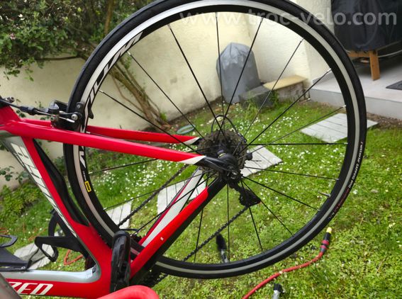 Vélo de route Carbone Specialized Tarmac – Groupe Shimano 105 11v - 7
