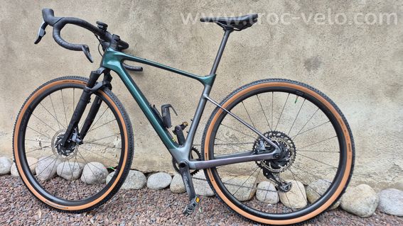 GRAVEL GIANT Revolt X Advanced Pro 0 tout carbone 2024  (prix neuf 5460€) - 2