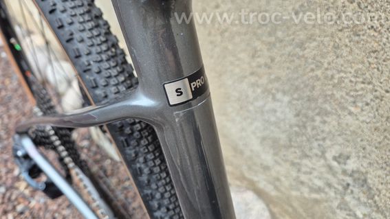 GRAVEL GIANT Revolt X Advanced Pro 0 tout carbone 2024  (prix neuf 5460€) - 7