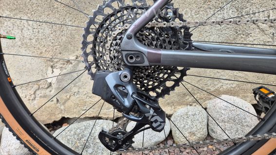 GRAVEL GIANT Revolt X Advanced Pro 0 tout carbone 2024  (prix neuf 5460€) - 9