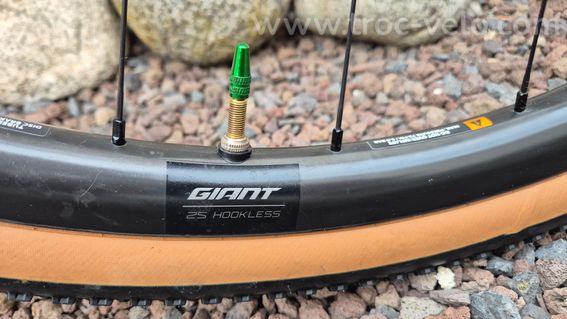 GRAVEL GIANT Revolt X Advanced Pro 0 tout carbone 2024  (prix neuf 5460€) - 11
