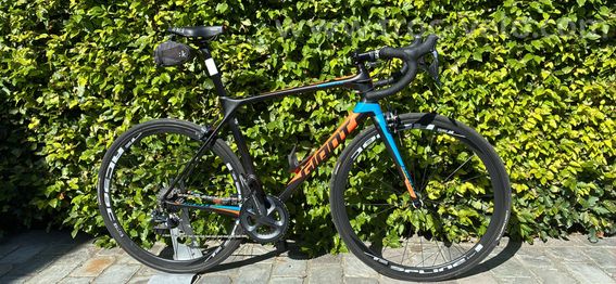 Giant TCR advanced ML - Ultegra Di2 - Roue DTswiss carbone