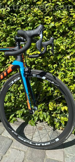 Giant TCR advanced ML - Ultegra Di2 - Roue DTswiss carbone - 2