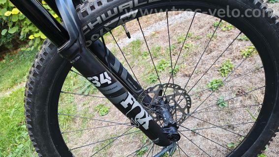 Canyon Neuron CF 8 (2023) – Carbone – Taille M – Quasi Neuf - 3