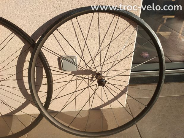 Roue carbone artisanale  - 1