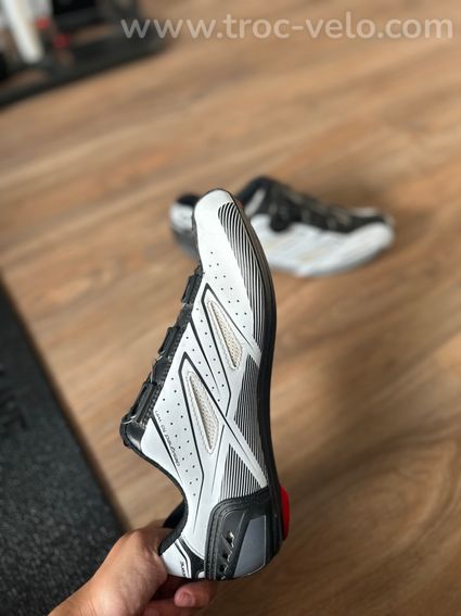 GAERNE G.TORNADO CARBON T.42 - 2