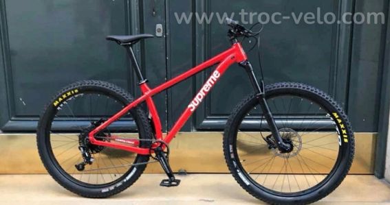Santa Cruz c supreme