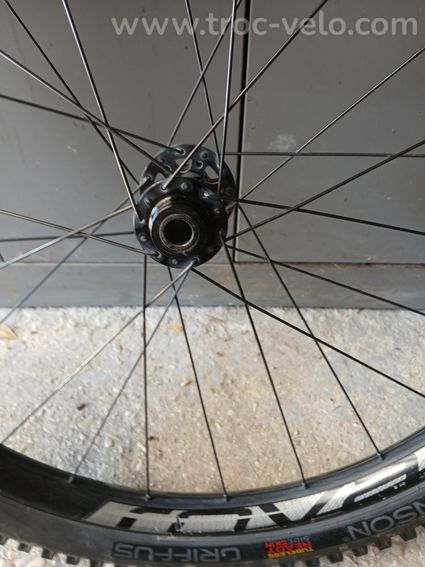 Roue avant VTT ROVAL 27,5 Tubeless - 2
