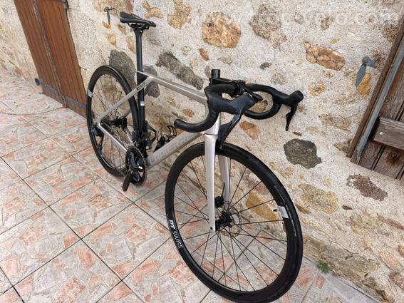 Vélo de route carbone – Shimano 105 Di2 – Roues DT Swiss – Taille M - 2